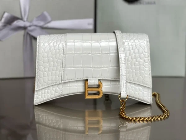 Crossbody bag Model: 198 Size: 22x13x5cm - Image 9