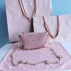 Miu Miu mini series handbag high 11cm long 17cm wide 7cm
