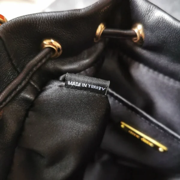 Matelasse metal chain shoulder strap with zipper pocket size: 17 2.5 9 Length: 115cm - Image 3
