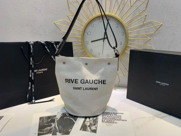 Bucket bag Model: 669299 Size: 20cm 30cm 28.5cm. - Image 6