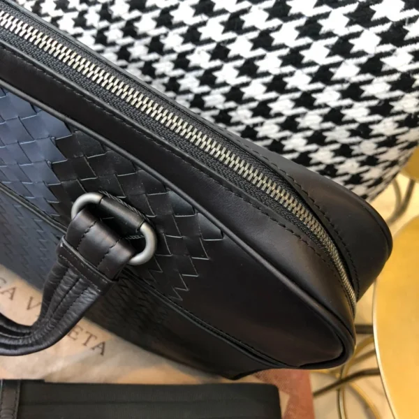 BV Briefcase Size: 38cm Black - Image 4