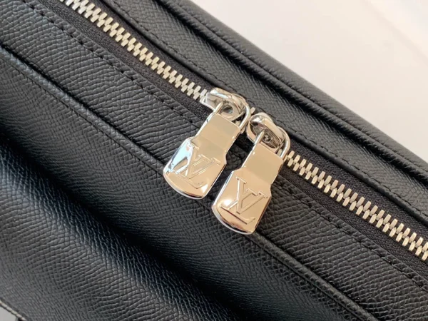 Louis Vuitton Size 29.5x20x10.5 cm - Image 4