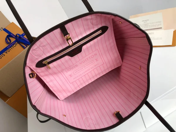 Louis Vuitton Size: 32*29*17cm - Image 3