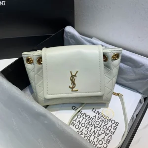 Model:672738 Size:18x13x6cm