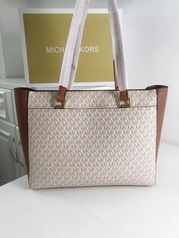 MK Shoulder Bag Black L: 26 H: 32 W: 13 - Image 9