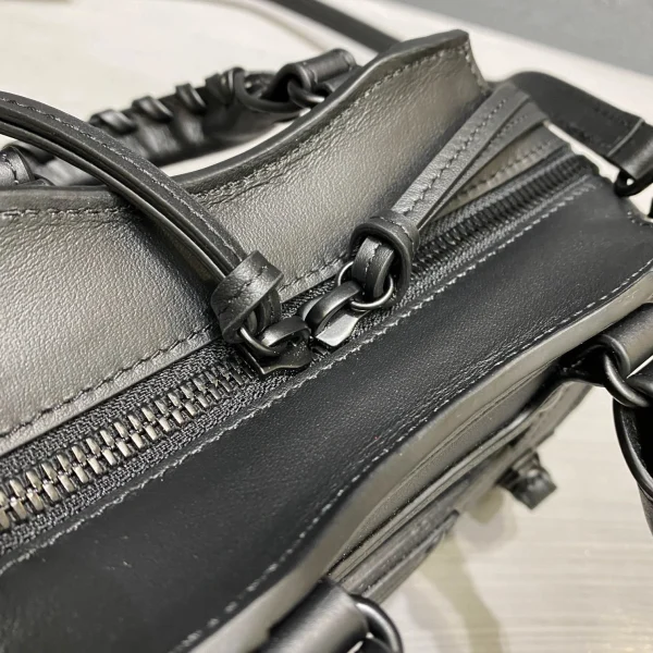 Balenciag* Neo Classic biker bag Size: 1993 Size: 13.5*18*7.5*12cm - Image 3