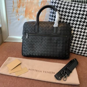 BV Briefcase Size: 37cm 98065