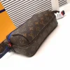 Louis Vuitton Crossbody Messenger Bag Model: M43843 Size: 25x18x5cm - Image 8