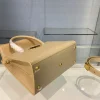 30 Montaigne Product Range Size 25x19x12cm - Image 4