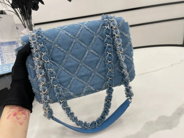 A68109 chanel old fashioned size: 17*9.5*8cm - Image 8