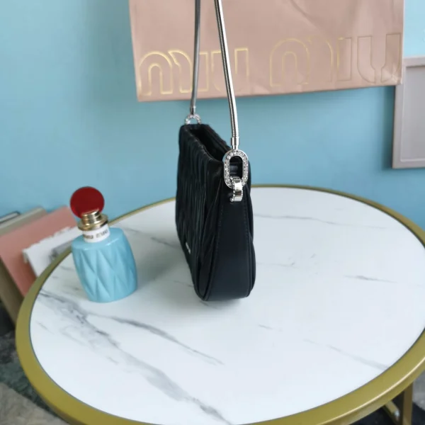 Miu Miu handheld underarm bag Size：20X15X4.5cm - Image 8