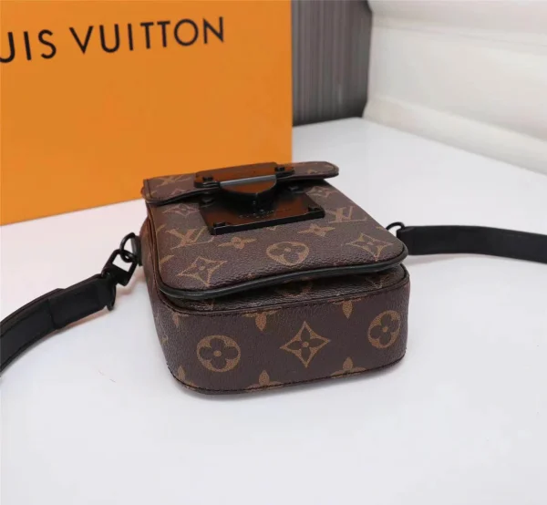 Louis Vuitton Model No. 69405 Size: 15x17x8 cm - Image 7