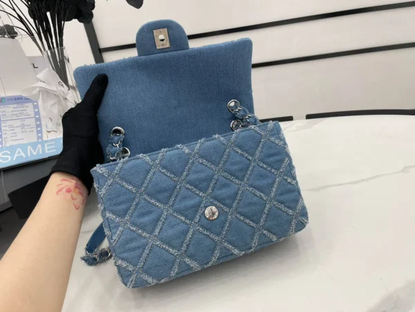 A68109 chanel old fashioned size: 17*9.5*8cm - Image 5