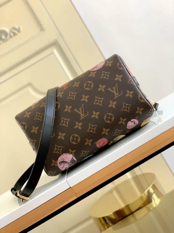 Louis Vuitton Size: 25.0 x 19.0 x 15.0 cm - Image 7