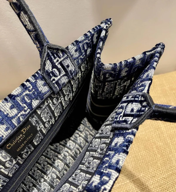 Book Tote  Collection   Size: 41.5cm 36cm - Image 4