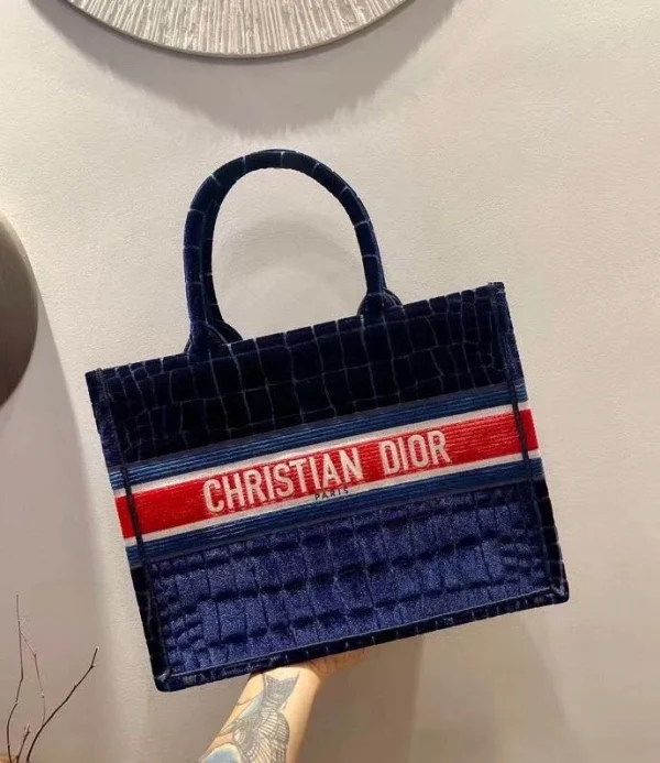 Book Tote Series Size: 41.5cm 36cm - Image 8