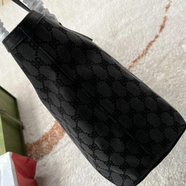 Balenciaga Model 680125 Size: 38*28*14 - Image 7