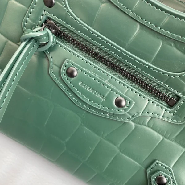 Balenciag* Neo Classic biker bag model number: 92535 size: 40*54*21.5*34cm 25*33*13*20cm - Image 6