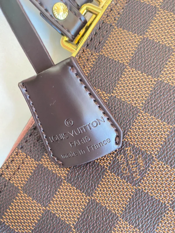 Louis Vuitton Size: 28X28X14cm Pocket 43cm - Image 5