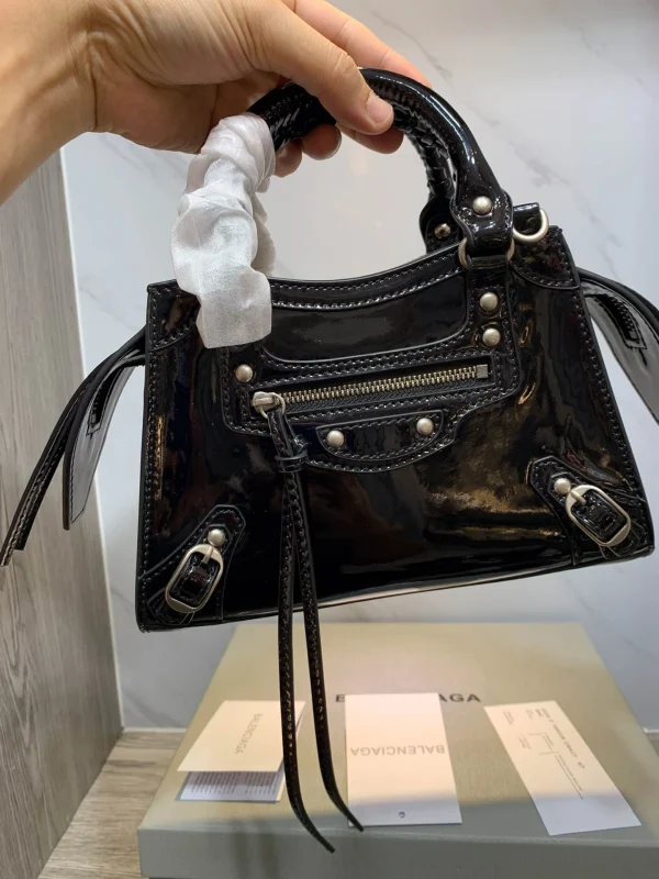 Black Size: 22cm - Image 3