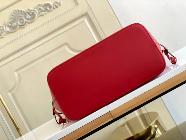 Louis Vuitton Size: 32x29x17cm - Image 7