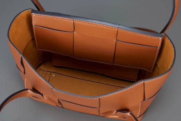 BV Bottega Veneta Arco33 Series Bag Size: 33x21cm - Image 4