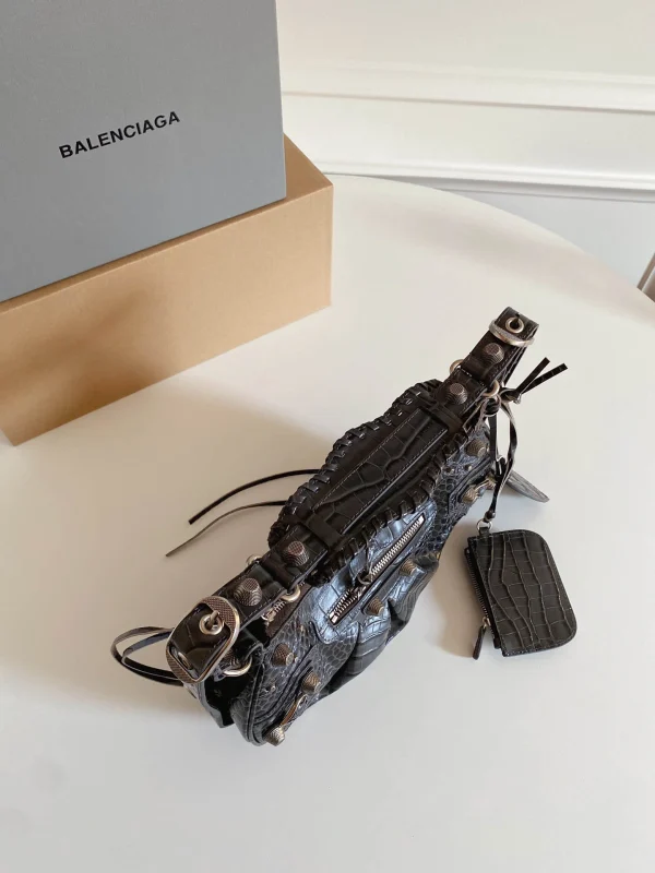 Balenciag Le Cagole Crossbody Bag Size: 33*16cm*8cm - Image 5