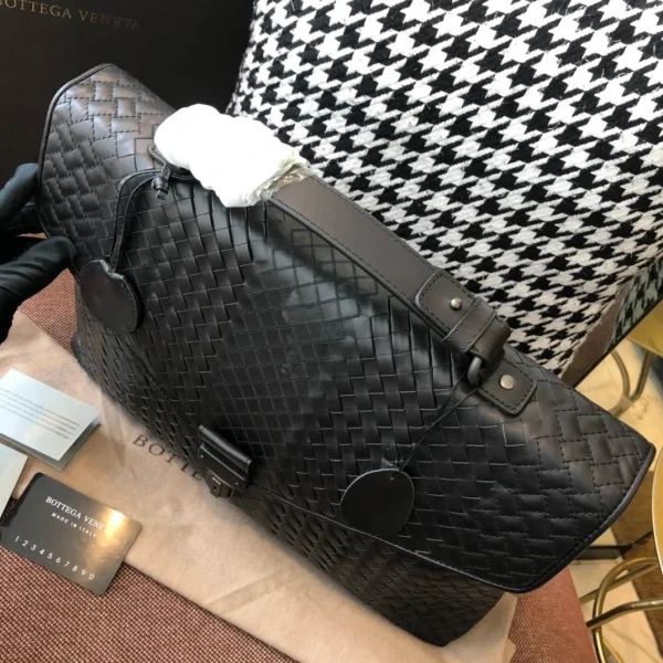 BV Briefcase Size: 40cm Black - Image 5