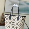 Louis Vuitton Size: 31 x 28 x 14 cm - Image 8