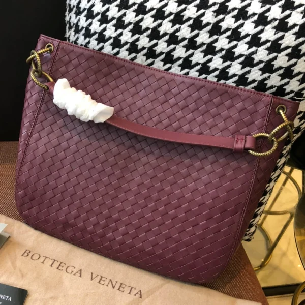 BV Briefcase Size: 33cm Date Red - Image 9