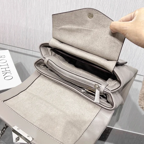 Mk cece grey Size:24x16x10360340320 - Image 2