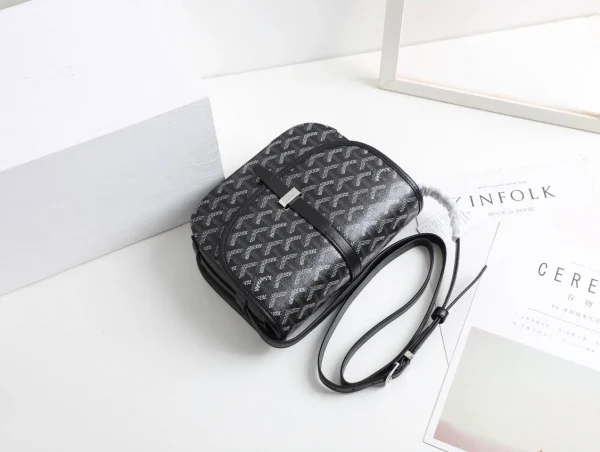 Goyard Messenger Bag Size:22*17*7cm - Image 4
