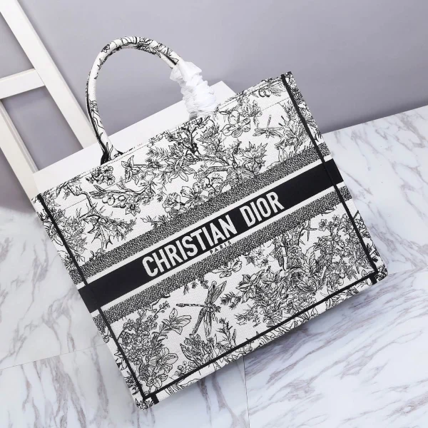 Book Tote Size: 41.5cm - Image 16