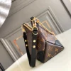 Louis Vuitton Size: 29 x 16 x 9.5 cm - Image 8