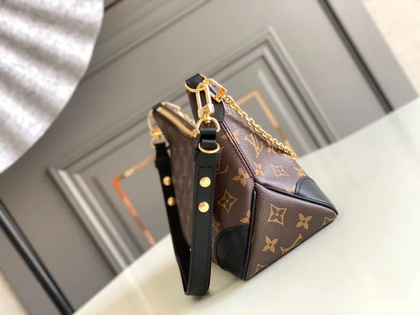 Louis Vuitton Size: 29 x 16 x 9.5 cm - Image 8