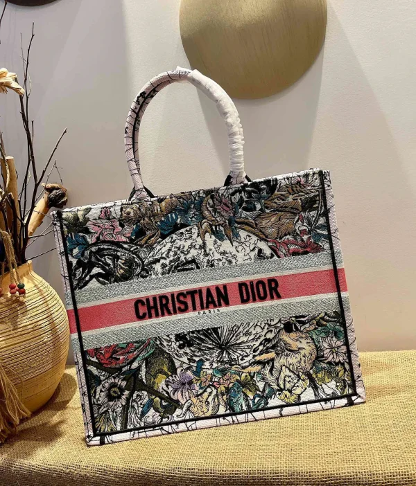 Book Tote Collection Size: 41.5cm 36cm - Image 9