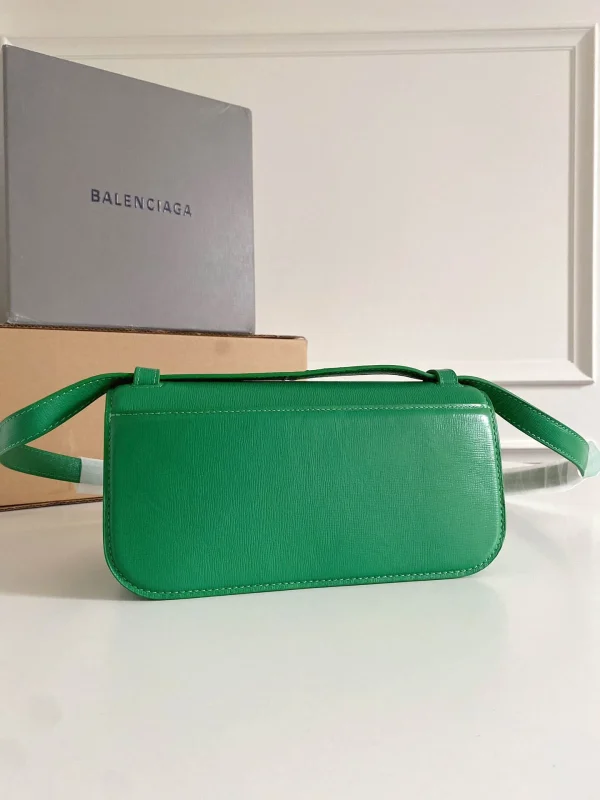 Crossbody Size: 23.5x12.4x10.4cm - Image 8