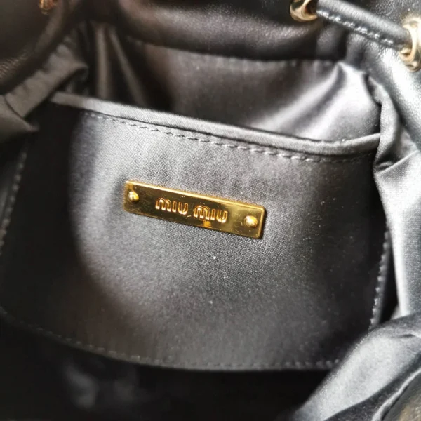 Matelasse metal chain shoulder strap with zipper pocket size: 17 2.5 9 Length: 115cm - Image 4