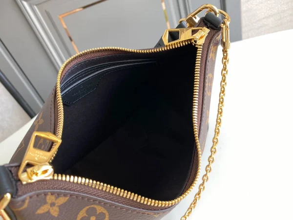 Louis Vuitton Size: 29 x 16 x 9.5 cm - Image 3