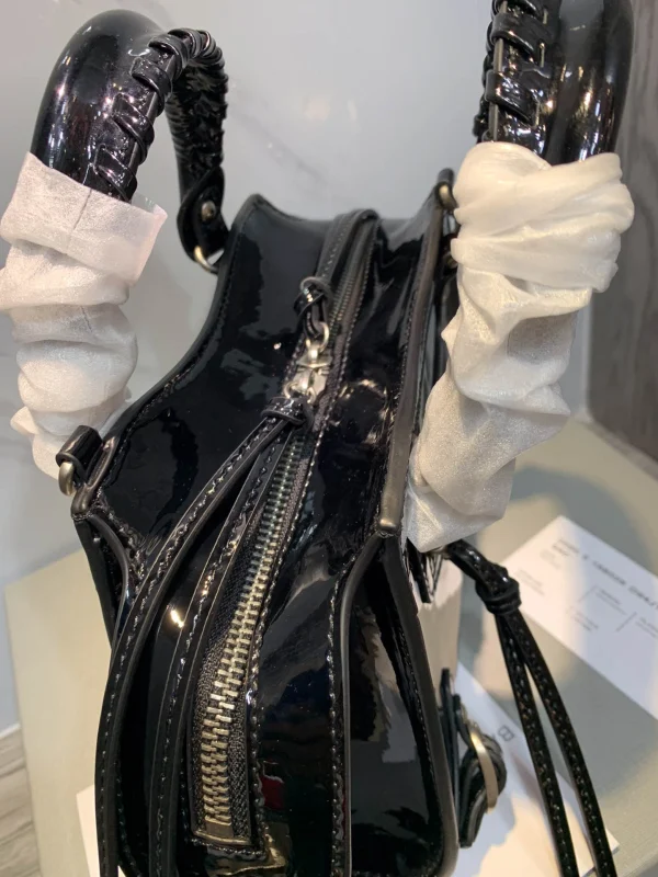 Black Size: 22cm - Image 6