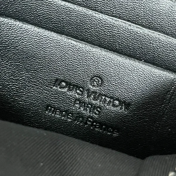 Louis Vuitton size: 15.0 x 17.0 x 8.0cm - Image 2