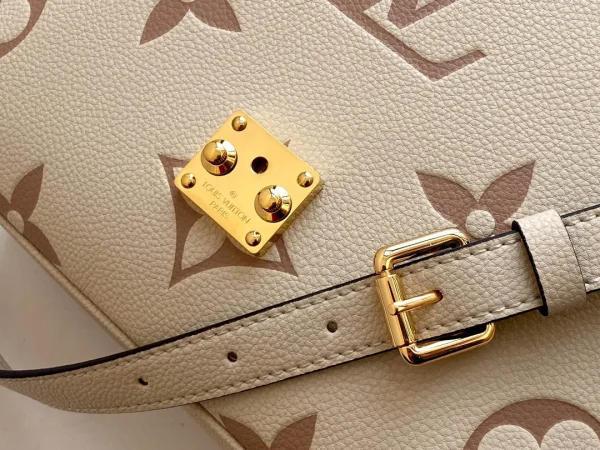 Louis Vuitton size: 25x19x7cm - Image 4