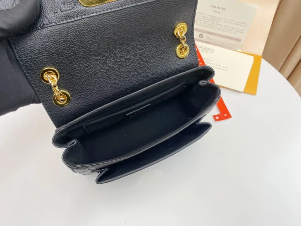 Louis Vuitton Size 21x15x8 CM - Image 2