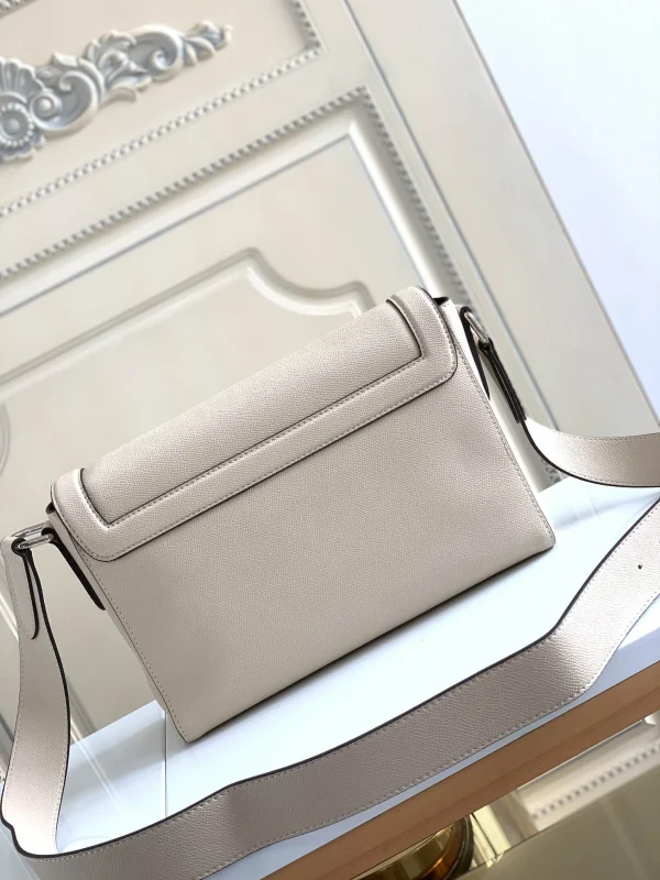 Louis Vuitton Size 28.3 x 18.3 x 4.3 cm - Image 8