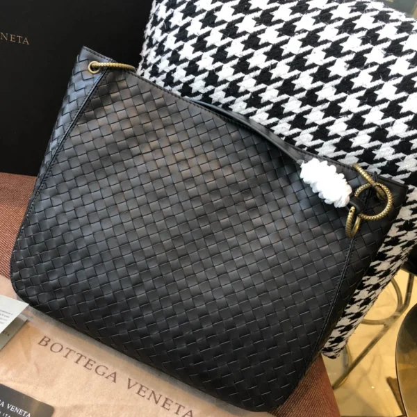 BV Briefcase Size: 33cm Black - Image 3