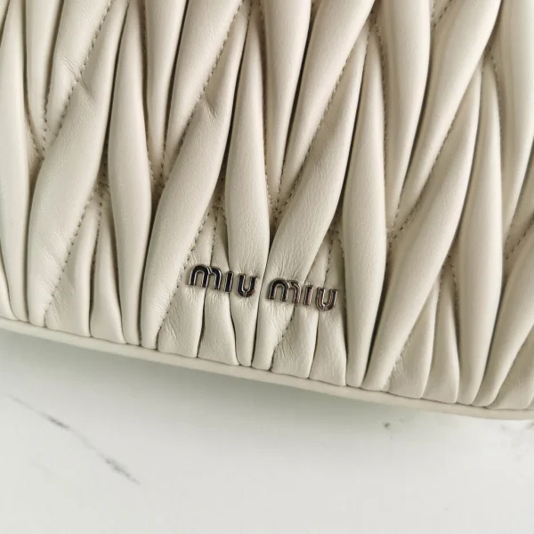 Miu Miu Casual Lambskin Size：20X15X4.5cm - Image 6