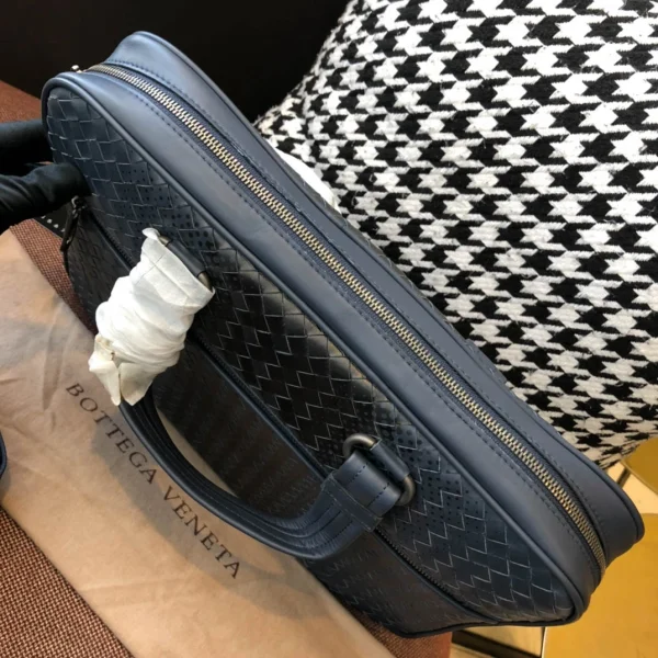 BV Briefcase Size: 38cm Blue - Image 6