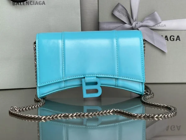 Balenciag Model: 199 Size: 19X12X5cm