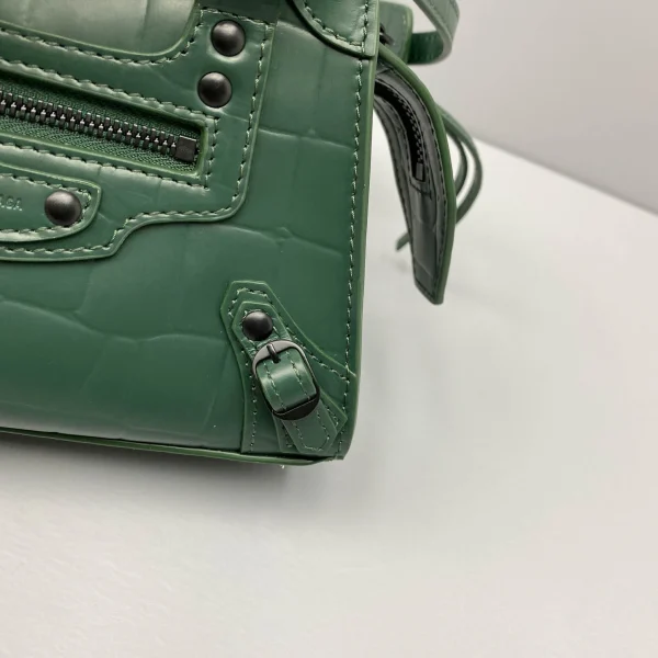 Balenciag* Neo Classic biker bag Model: 92535 Size: 40*54*21.5*34cm 25*33*13*20cm - Image 5