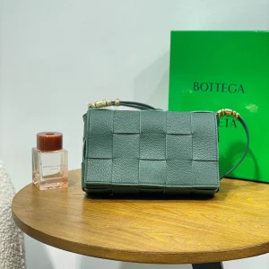 BV CASSETTE bag Size: 23x15 666870